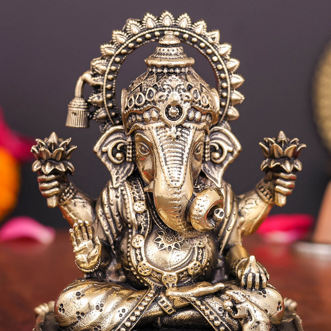 Brass Superfine Dagduseth Ganesha Idol 3 Inch