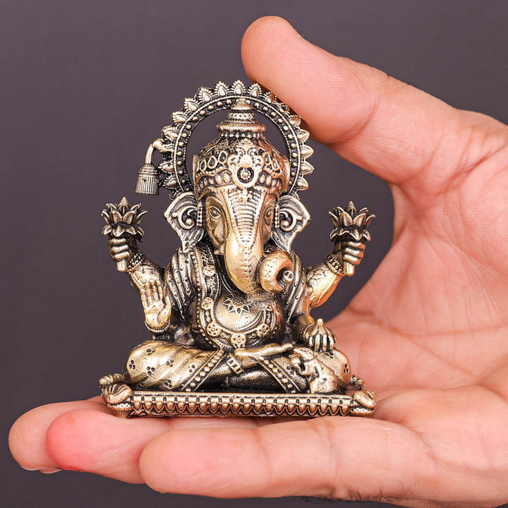 Brass Superfine Dagduseth Ganesha Idol 3 Inch