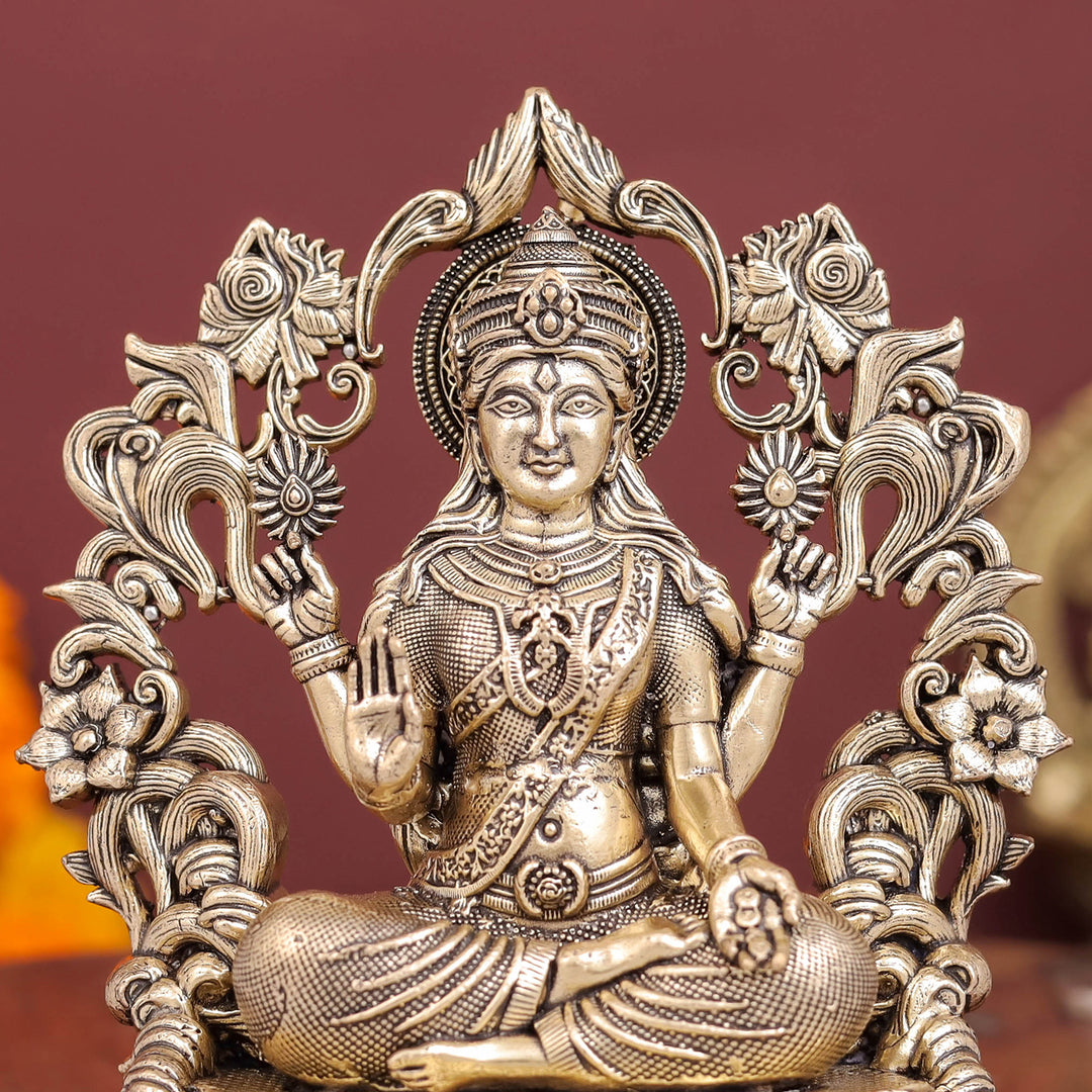 Brass Superfine Goddess Lakshmi Idol With Beautiful Arch 4 Inch