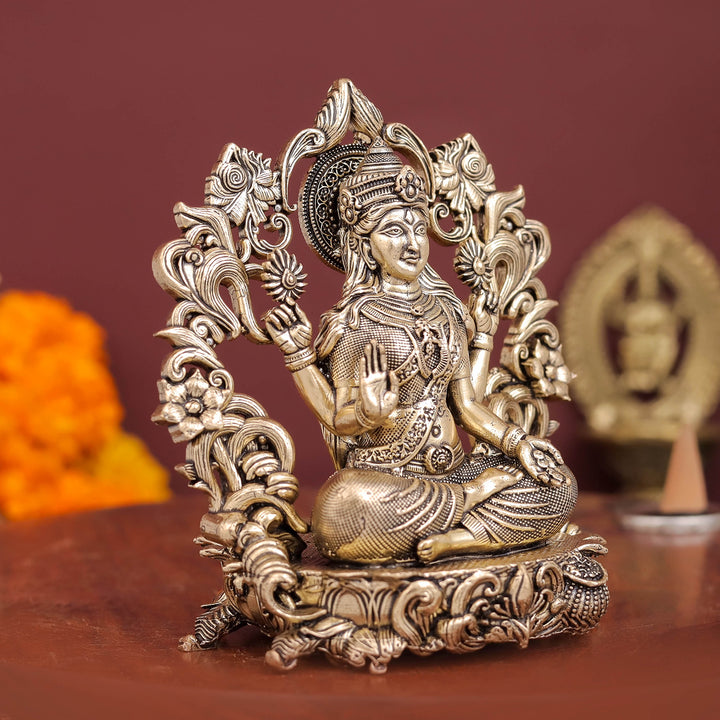 Brass Superfine Goddess Lakshmi Idol With Beautiful Arch 4 Inch