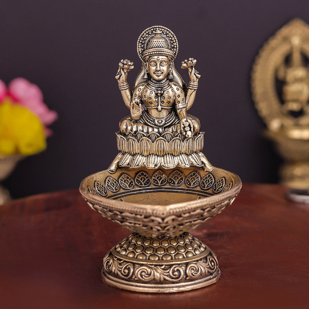 Brass Superfine Goddess Lakshmi Diya Lamp 3.5 Inch 463894