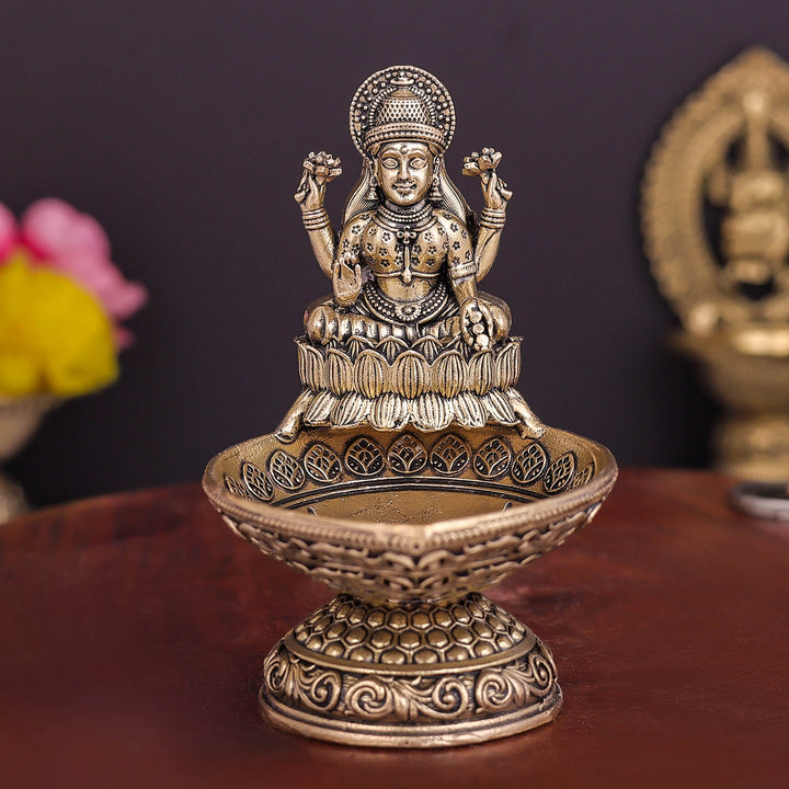 Brass Superfine Goddess Lakshmi Diya Lamp 3.5 Inch 463894